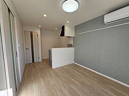 ＫｏｍｏｒｅｂｉＣｏｕｒｔ 2階1LDKのリビング/ダイニング