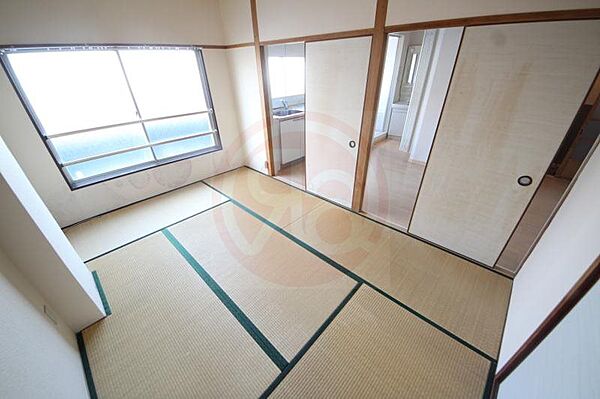 画像5:日本らしい落ち着いた雰囲気の和室です