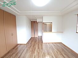 グランディール 1階1LDKのリビング/ダイニング