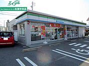 ファミリーマート名張希央台店 593m