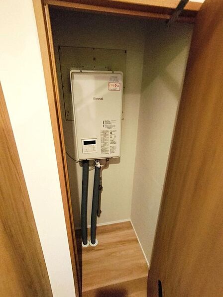 給湯器もしっかりと収納に収められています。