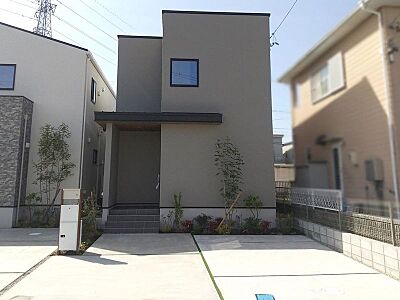 外観：安心の耐震等級3取得の住宅です！落ち着いた色合いの外観です。