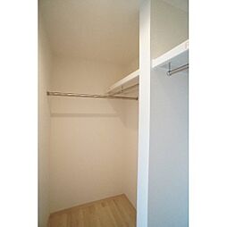 洋室のウォークインクローゼット