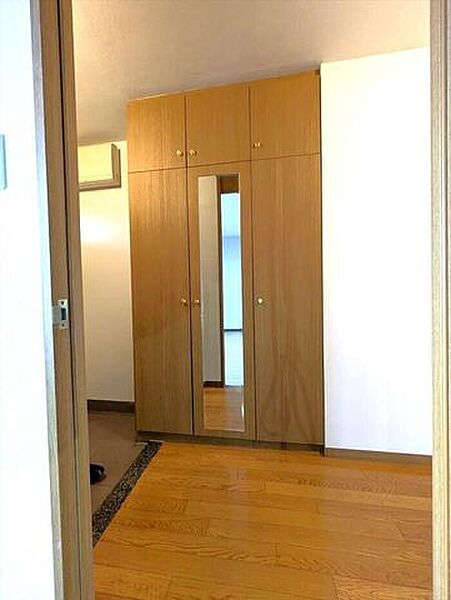 玄関を拡大表示
