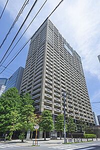 外観:日商岩井株式会社他旧分譲、総戸数249戸のタワーマンション。コンシェルジュサービス付き。大切なペットと暮らせます(犬・猫2匹まで、その他飼育細則あり)。 外観:日商岩井株式会社他旧分譲、総戸数249戸のタワーマンション。コンシェルジュサービス付き。大切なペットと暮らせます(犬・猫2匹まで、その他飼育細則あり)。