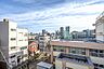 その他：【住戸からの眺望】現況、目の前に視界を遮る高い建物はありません。天気の良い日には、青空が広がる開放的な景色を望めます。