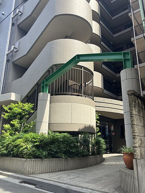 6 / 15