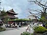 周辺：【浅草寺】徒歩5分。都内最古の寺で、毎年多くの参拝者が訪れる人気の観光地。雷門から宝蔵門まで続く約250mの参道で、名物グルメを食べ歩きできるところも魅力です。