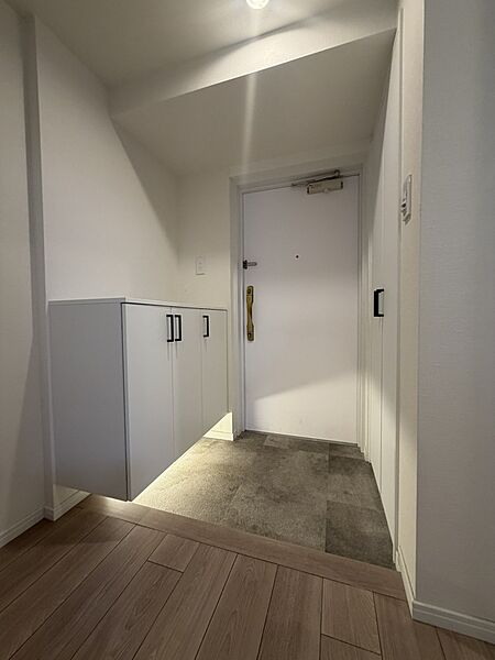 玄関を拡大表示