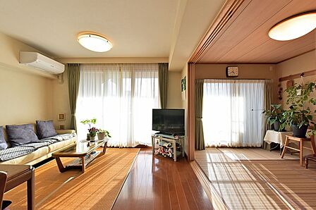 和室の引き戸をあけると広々とした空間としてお使いいただけます。