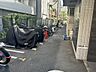 その他：【駐輪場】マンション敷地内に駐輪場があり、区画線が設けられています。最新の空き状況や使用料など、詳細はお問い合わせください。