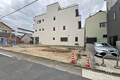 外観：物件の外観（南西側から）［2026年5月24日撮影］