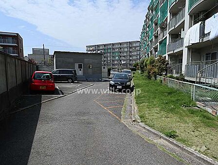 敷地内駐車場（屋外平面式）