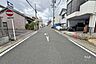 外観：物件の北側前面道路（西側から）［2026年5月24日撮影］