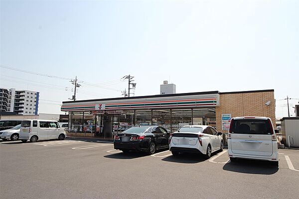 画像4:セブンイレブン足利朝倉町店(845m)