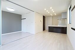 ローズクォーツB 101 1階2LDKのリビング/ダイニング