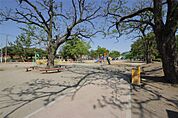 有楽公園(647m)