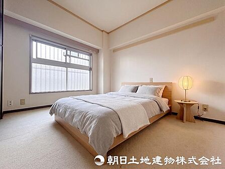 共用部分の通路側のお部屋でも明るいです!