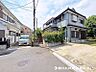 外観：交通量の少ない閑静な住宅街ですので、小さなお子様がいらっしゃるご家庭でも安心してお住まいになれます。