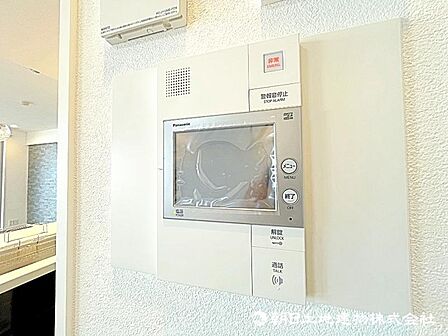 TVモニター付きインターホンで来客者の顔が確認できるので、安心ですね!