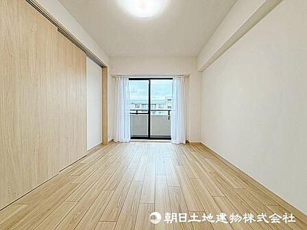 リビングとつづきの6.8帖の居室！