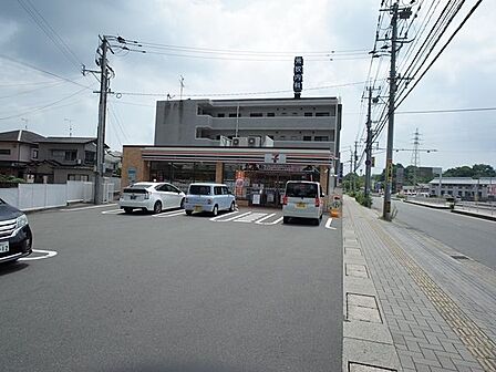 セブンイレブン春日大土居店 徒歩2分。 140m