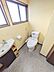 トイレ：トイレはゆとりのある広々としたスペースになっております！