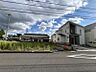 外観：小学校まで徒歩約4分。お子様の足でも安心の通学距離。（※造成前の写真です。）