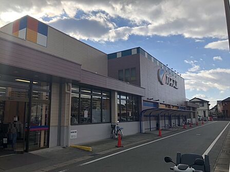 カネスエ国府宮店まで 837m 徒歩約11分