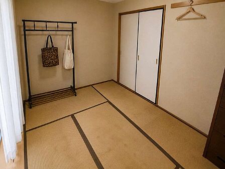 落ち着いた雰囲気が魅力の和室。リラックスできる空間で、客間や趣味の部屋としても活躍します!