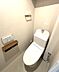 トイレ：トイレには快適な温水清浄便座付
