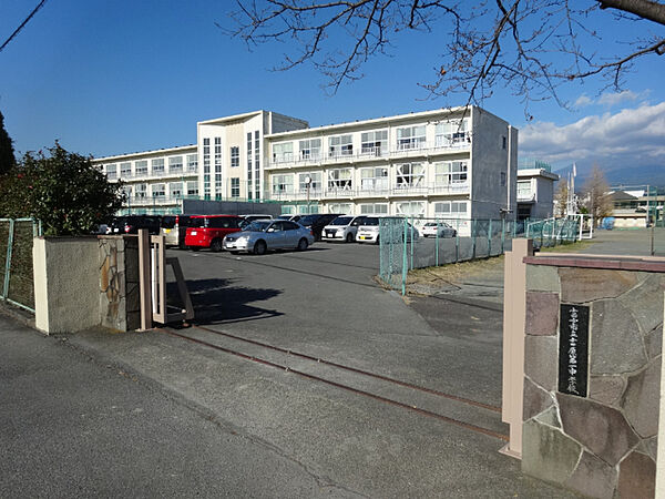 画像24:中学校「富士市立吉原第一中学校まで543m」