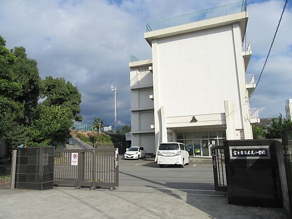 画像26:小学校「富士市立広見小学校まで1756m」