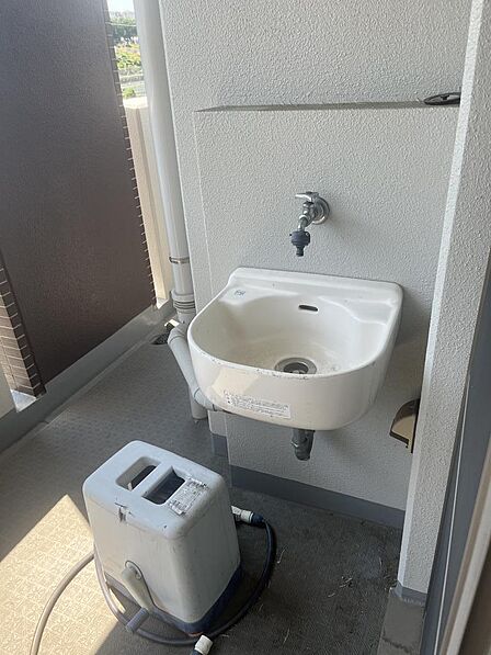 バルコニー用水栓。