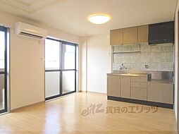 フローラルコート 2階1LDKのリビング/ダイニング