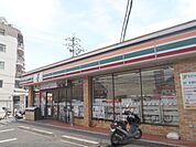 セブンイレブン　向日梅ノ木店まで600メートル