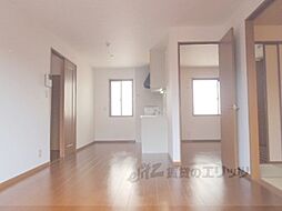 JR東海道・山陽本線 向日町駅 徒歩10分の賃貸アパート 2階2LDKのリビング/ダイニング