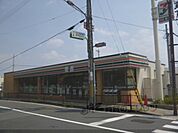 セブンイレブン　長岡京駅東口店まで440メートル