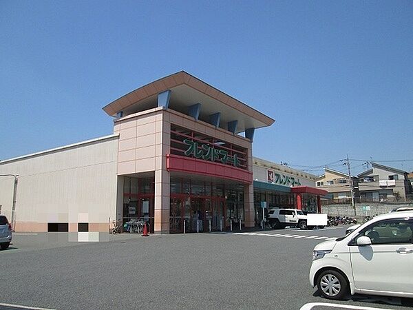 画像25:スーパー「フレンドマート御蔵山店まで946m」