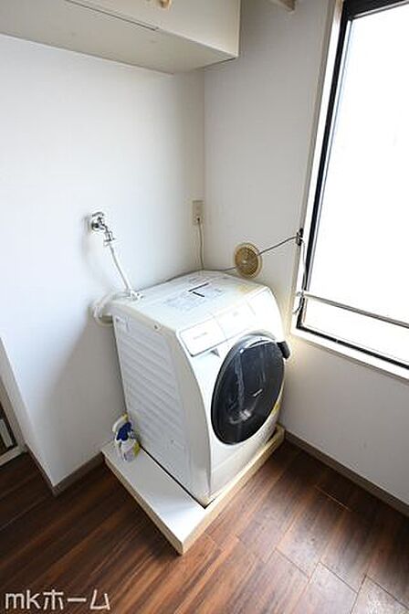 洗濯機置き場も広めのスペースを確保しております!是非、現地にてスペースを確認してみてください!