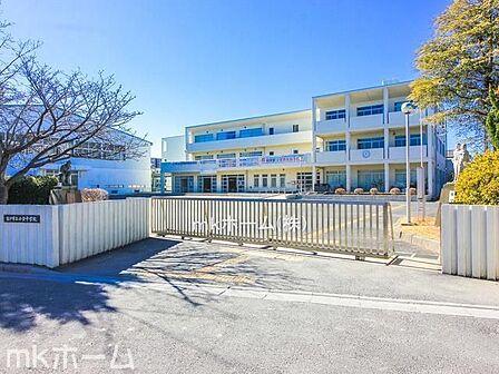 松戸市立小金中学校 徒歩19分。 1460m