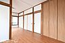 寝室：居室に大型のクローゼットを設置！豊富な収納があることで広い居住スペースを確保することができます！