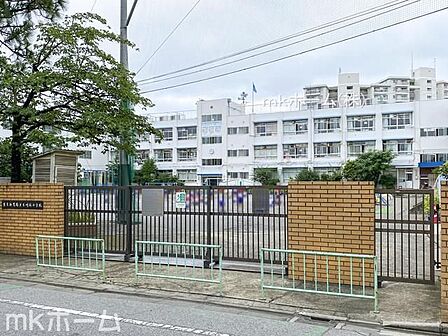 葛飾区立川端小学校 徒歩7分。 510m