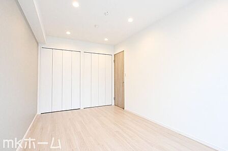 各居室に大型のクローゼットを設置!豊富な収納があることで広い居住スペースを確保することができます!