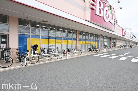 マツモトキヨシ千葉美浜店 徒歩22分。 1740m