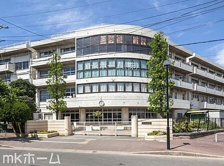 市川市立妙典中学校 徒歩12分。 950m