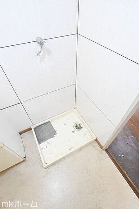 洗濯機置き場も広めのスペースを確保しております！是非、現地にてスペースを確認してみてください！