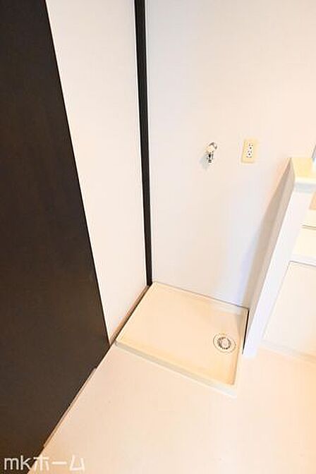 洗濯機置き場も広めのスペースを確保しております！是非、現地にてスペースを確認してみてください！