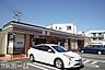 周辺：セブンイレブン松戸丸山店 徒歩14分。 1080m