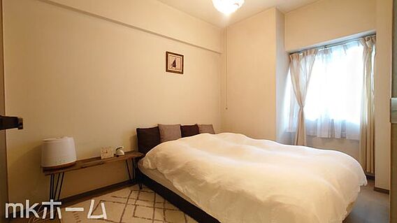 シンプルな洋室...